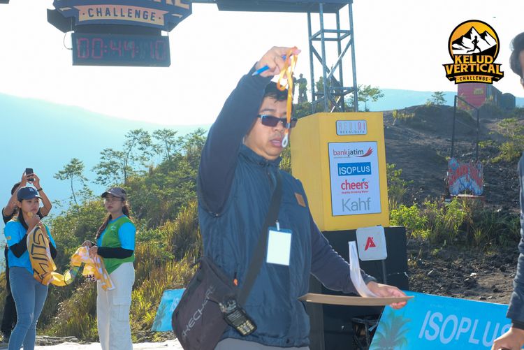 Race photo from Kelud Vertical Challenge 2024