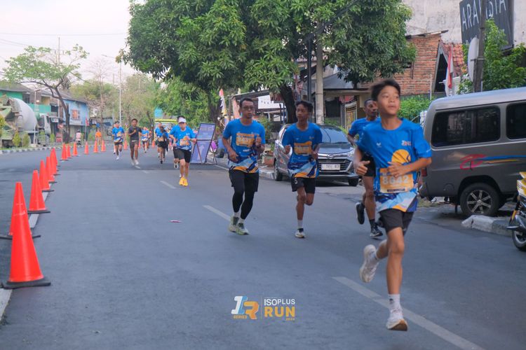 Race photo from Isoplus Run 2024 Surabaya