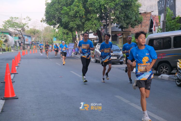 Race photo from Isoplus Run 2024 Surabaya
