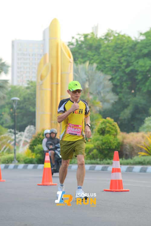 Race photo from Isoplus Run 2024 Surabaya