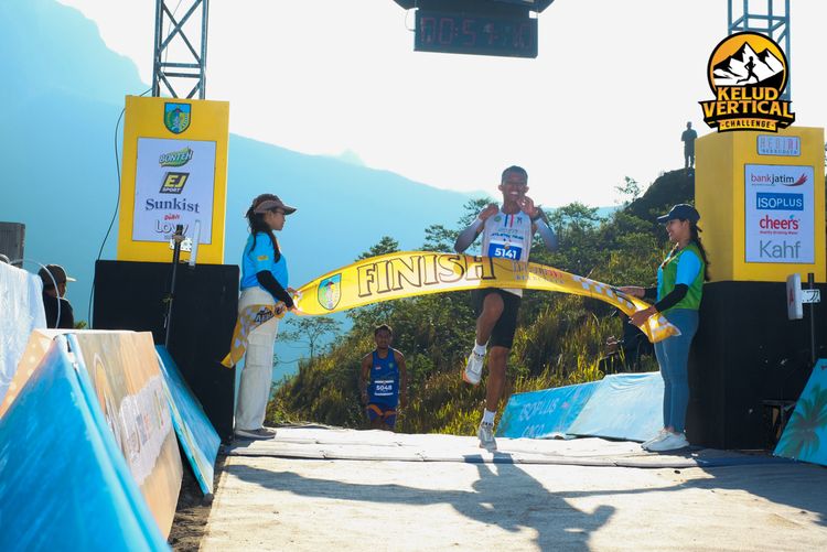 Race photo from Kelud Vertical Challenge 2024