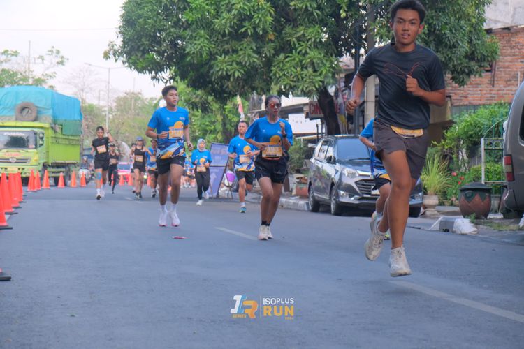 Race photo from Isoplus Run 2024 Surabaya