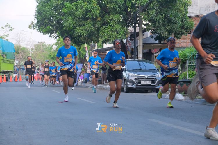 Race photo from Isoplus Run 2024 Surabaya