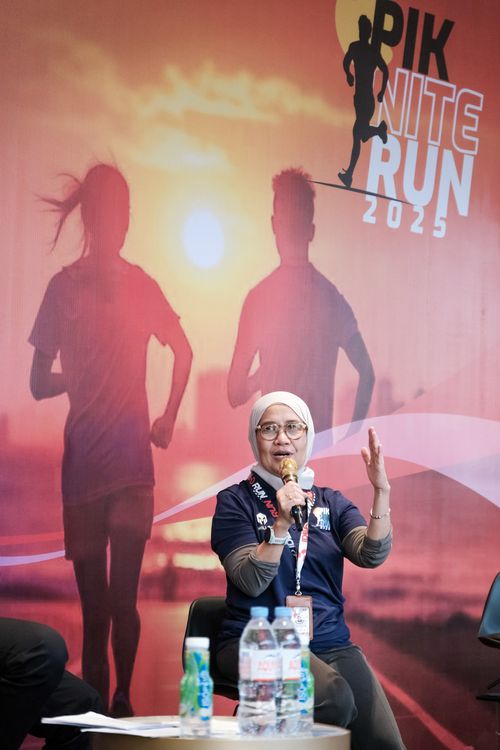 Race photo from PIK NITE RUN VIBES