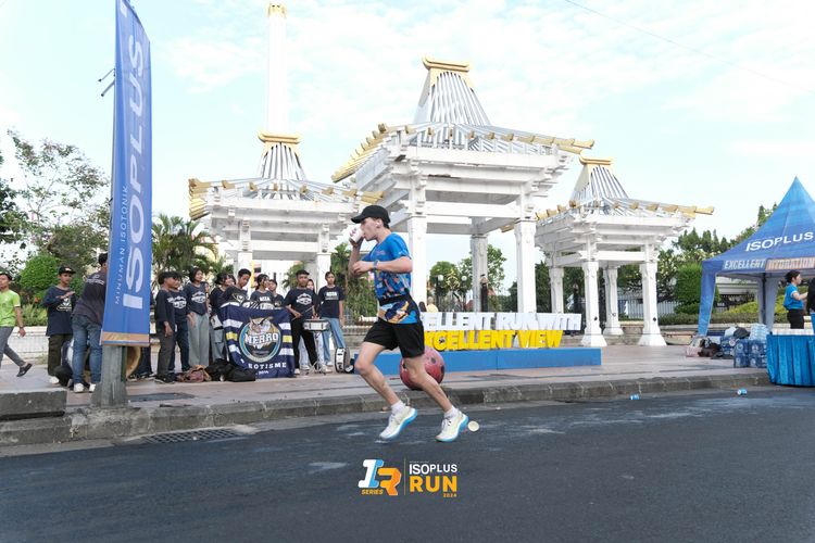 Race photo from Isoplus Run 2024 Surabaya