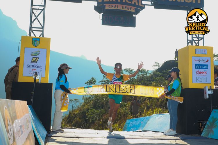 Race photo from Kelud Vertical Challenge 2024