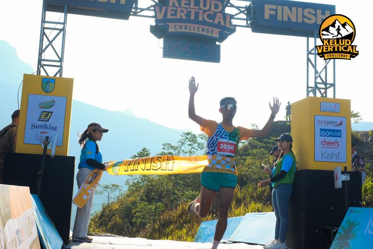 Race photo from Kelud Vertical Challenge 2024