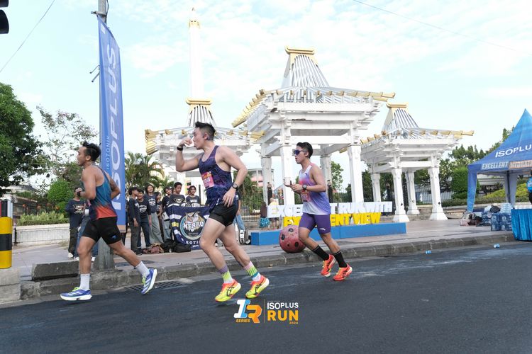Race photo from Isoplus Run 2024 Surabaya