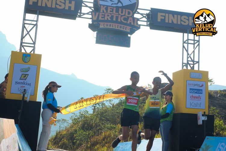Race photo from Kelud Vertical Challenge 2024