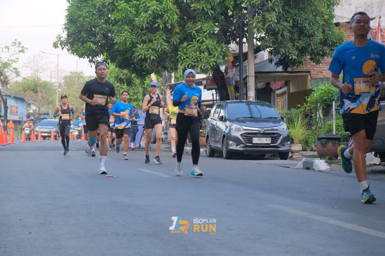 Race photo from Isoplus Run 2024 Surabaya
