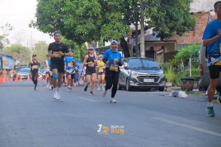 Race photo from Isoplus Run 2024 Surabaya