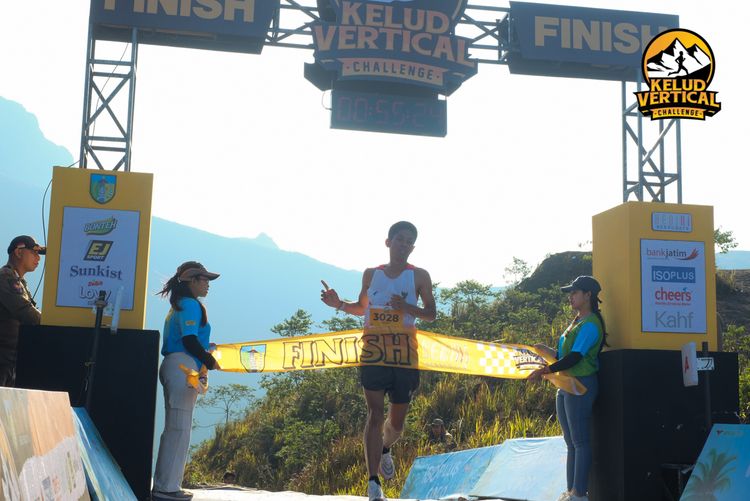 Race photo from Kelud Vertical Challenge 2024