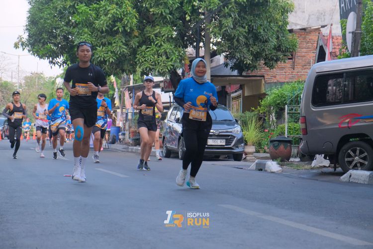 Race photo from Isoplus Run 2024 Surabaya