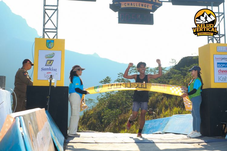 Race photo from Kelud Vertical Challenge 2024
