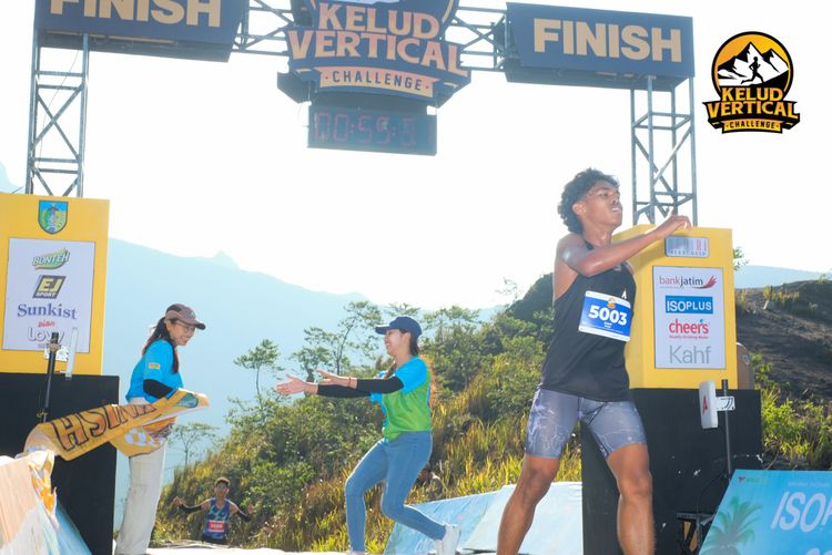 Race photo from Kelud Vertical Challenge 2024