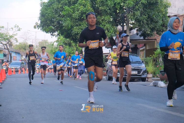 Race photo from Isoplus Run 2024 Surabaya