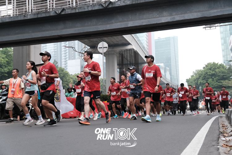Race photo from ONE RUN 10 K