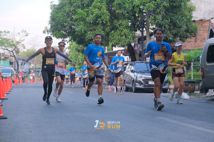 Race photo from Isoplus Run 2024 Surabaya