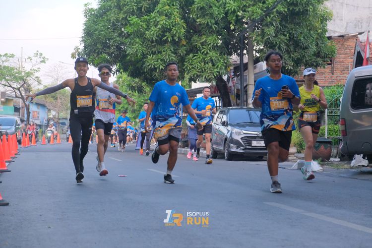 Race photo from Isoplus Run 2024 Surabaya