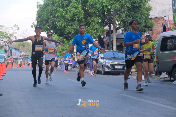 Race photo from Isoplus Run 2024 Surabaya