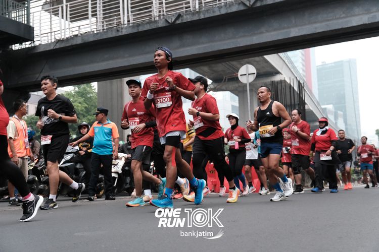 Race photo from ONE RUN 10 K