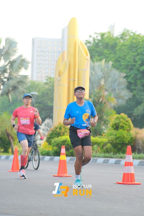 Race photo from Isoplus Run 2024 Surabaya