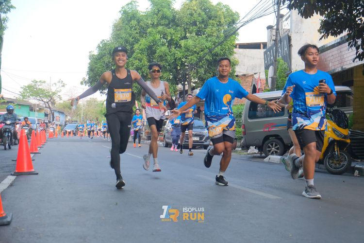 Race photo from Isoplus Run 2024 Surabaya
