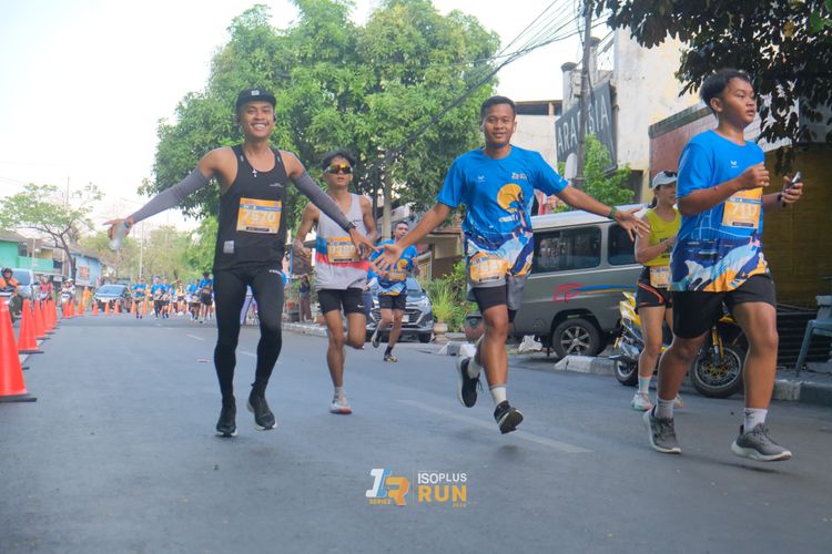 Race photo from Isoplus Run 2024 Surabaya