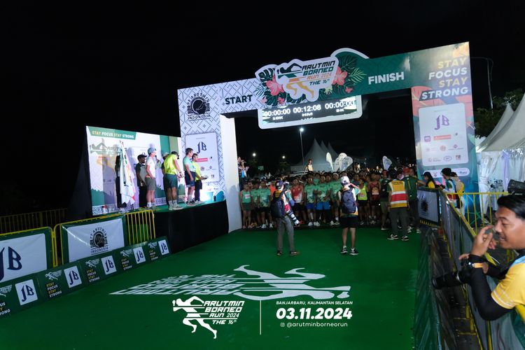 Race photo from Arutmin Borneo Run 2024