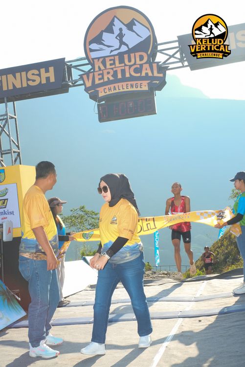 Race photo from Kelud Vertical Challenge 2024