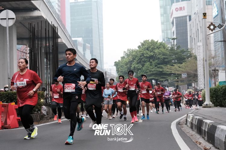 Race photo from ONE RUN 10 K