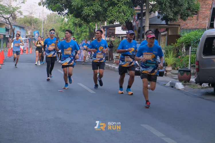 Race photo from Isoplus Run 2024 Surabaya