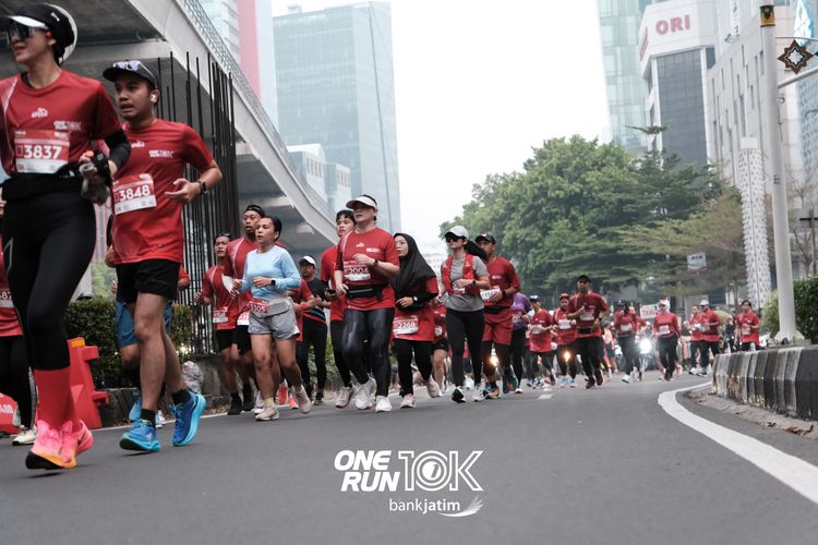 Race photo from ONE RUN 10 K