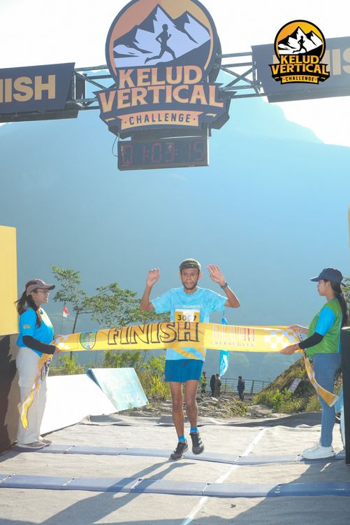 Race photo from Kelud Vertical Challenge 2024