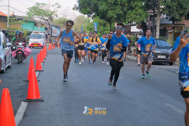 Race photo from Isoplus Run 2024 Surabaya
