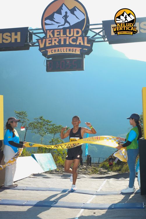 Race photo from Kelud Vertical Challenge 2024