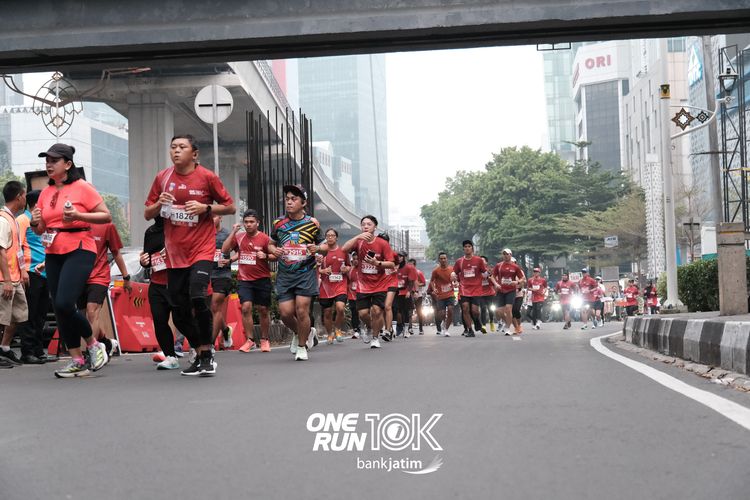 Race photo from ONE RUN 10 K