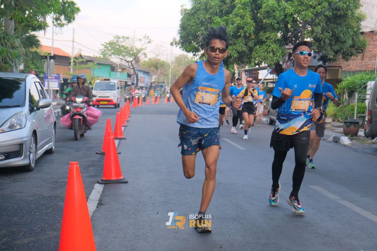 Race photo from Isoplus Run 2024 Surabaya
