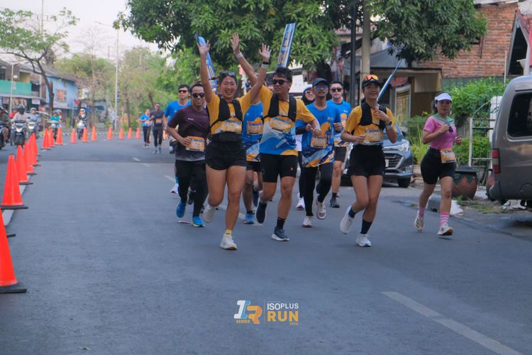 Race photo from Isoplus Run 2024 Surabaya