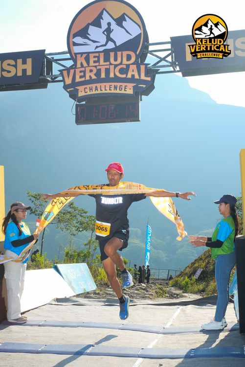 Race photo from Kelud Vertical Challenge 2024