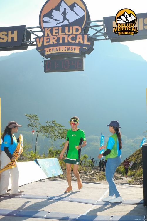 Race photo from Kelud Vertical Challenge 2024
