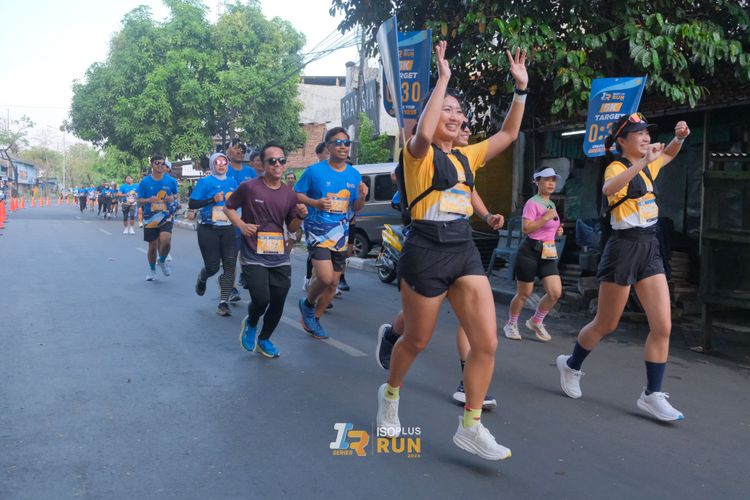 Race photo from Isoplus Run 2024 Surabaya