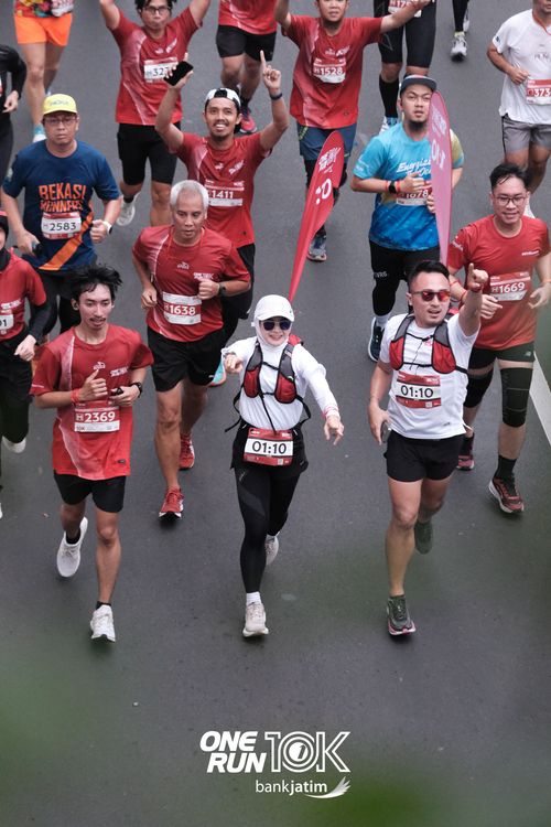 Race photo from ONE RUN 10 K