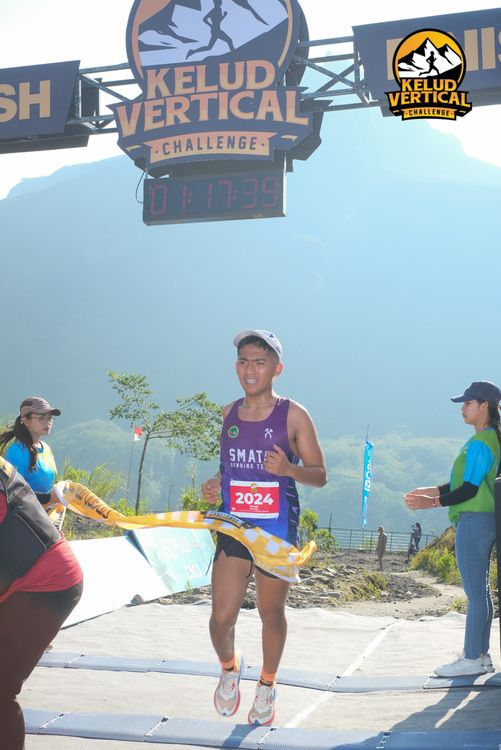 Race photo from Kelud Vertical Challenge 2024