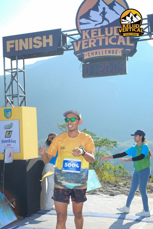 Race photo from Kelud Vertical Challenge 2024
