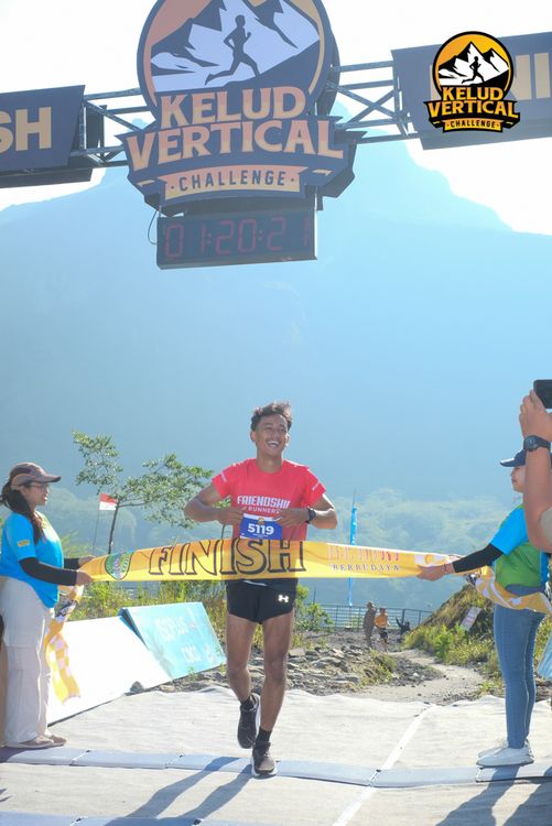 Race photo from Kelud Vertical Challenge 2024