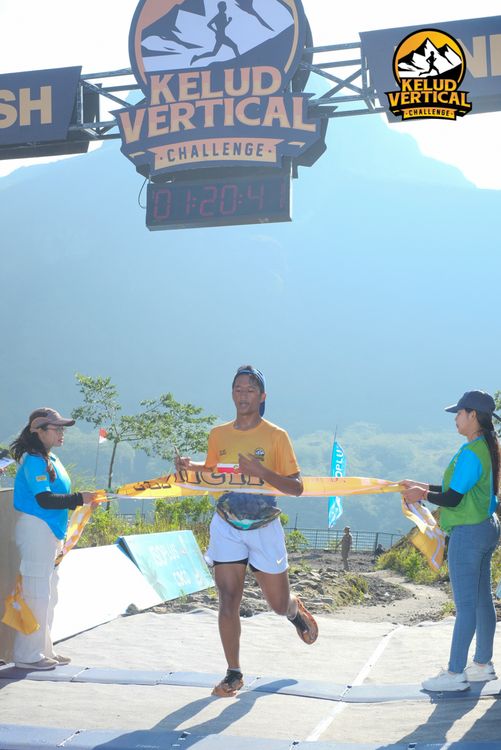 Race photo from Kelud Vertical Challenge 2024
