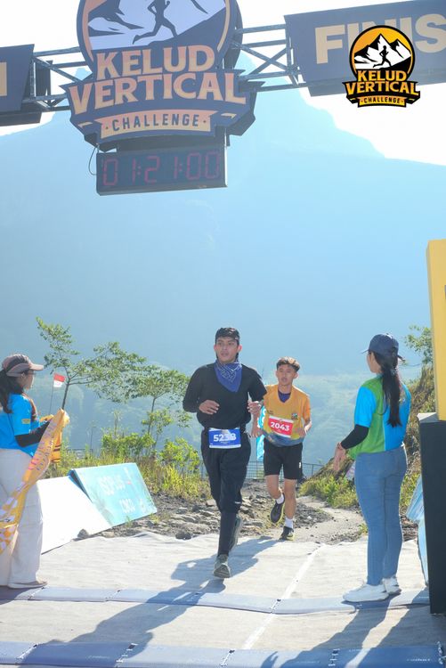 Race photo from Kelud Vertical Challenge 2024