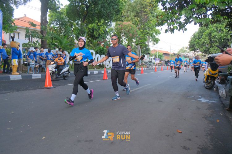 Race photo from Isoplus Run 2024 Surabaya