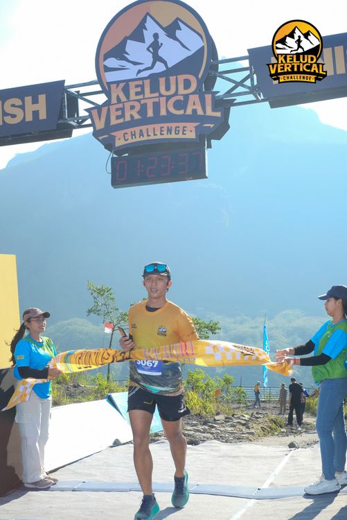 Race photo from Kelud Vertical Challenge 2024